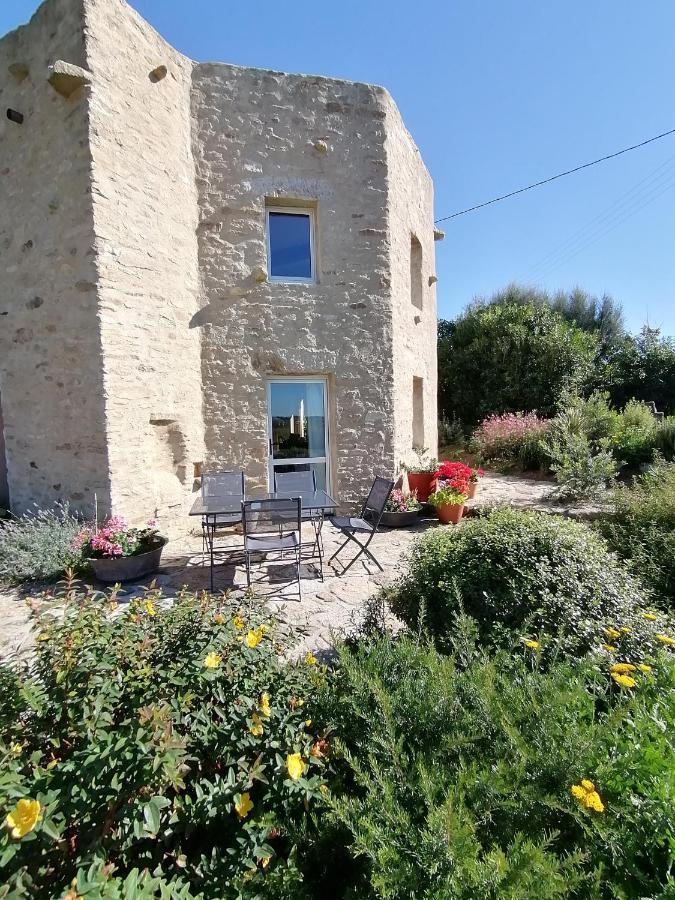 La Tour Du Bois Dormant Bed & Breakfast Plozevet Exterior photo